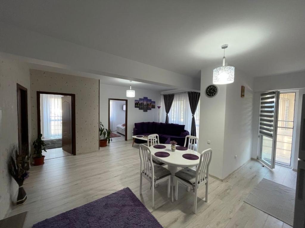 Deny'S Apartament جورا هومورولوي المظهر الخارجي الصورة